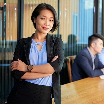 confident asian businesswoman portrait NXYBJ5G